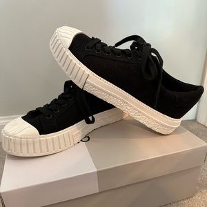 Black canvas BP sneaker
